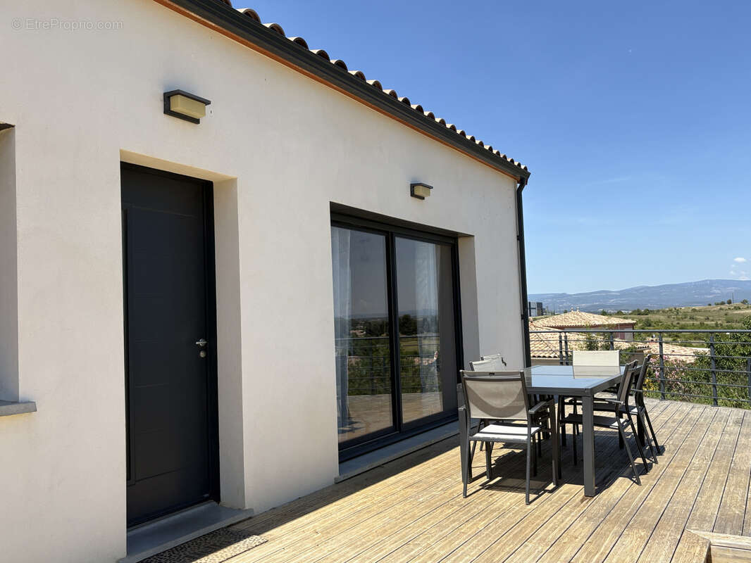 Villa récente de plain-pied   Carcassonne Est   4 pièces   Terrain 1000 m2 - photo 2