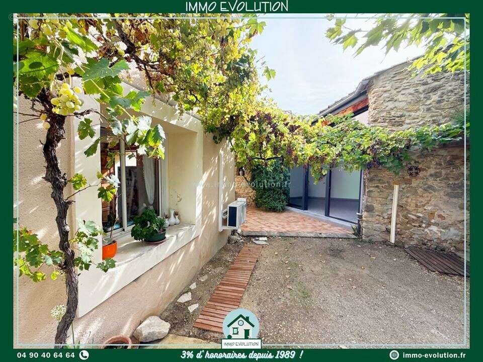 Maison à UCHAUX