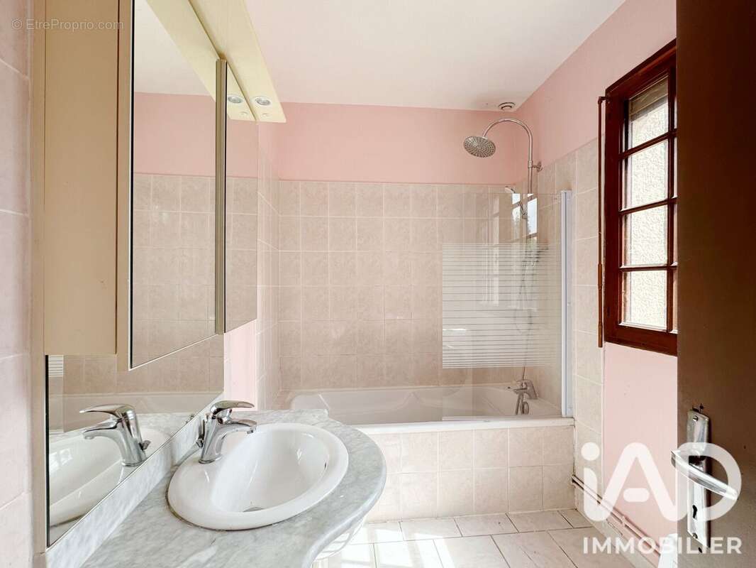 Maison 81 m² à Croixrault  - photo 7