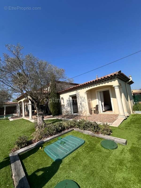 Maison à LE MUY