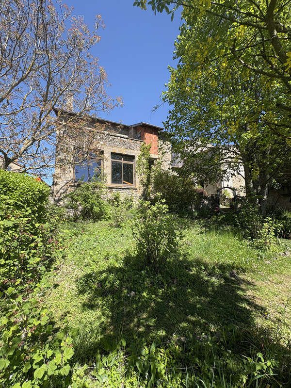 Maison à ISSERTEAUX