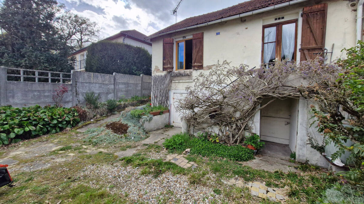 Maison à FONTENAY-LE-FLEURY