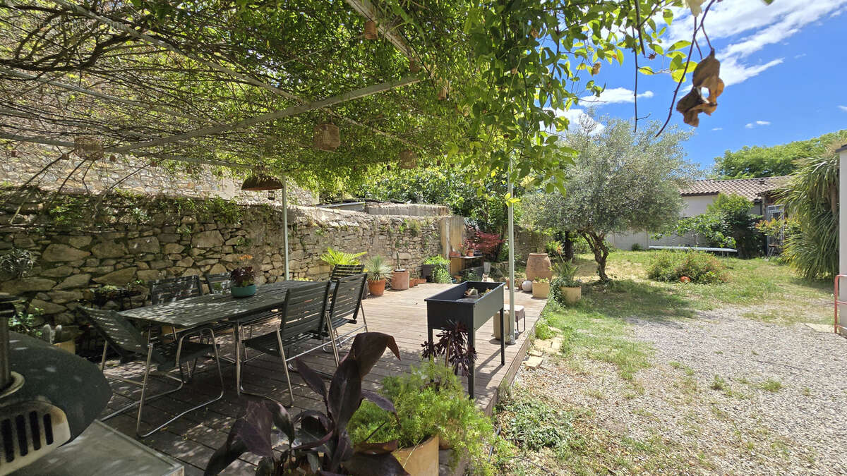 Maison à CAVEIRAC