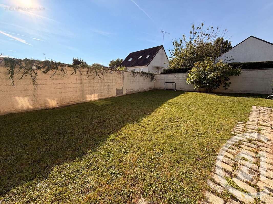 Maison à MOUSSY-LE-VIEUX