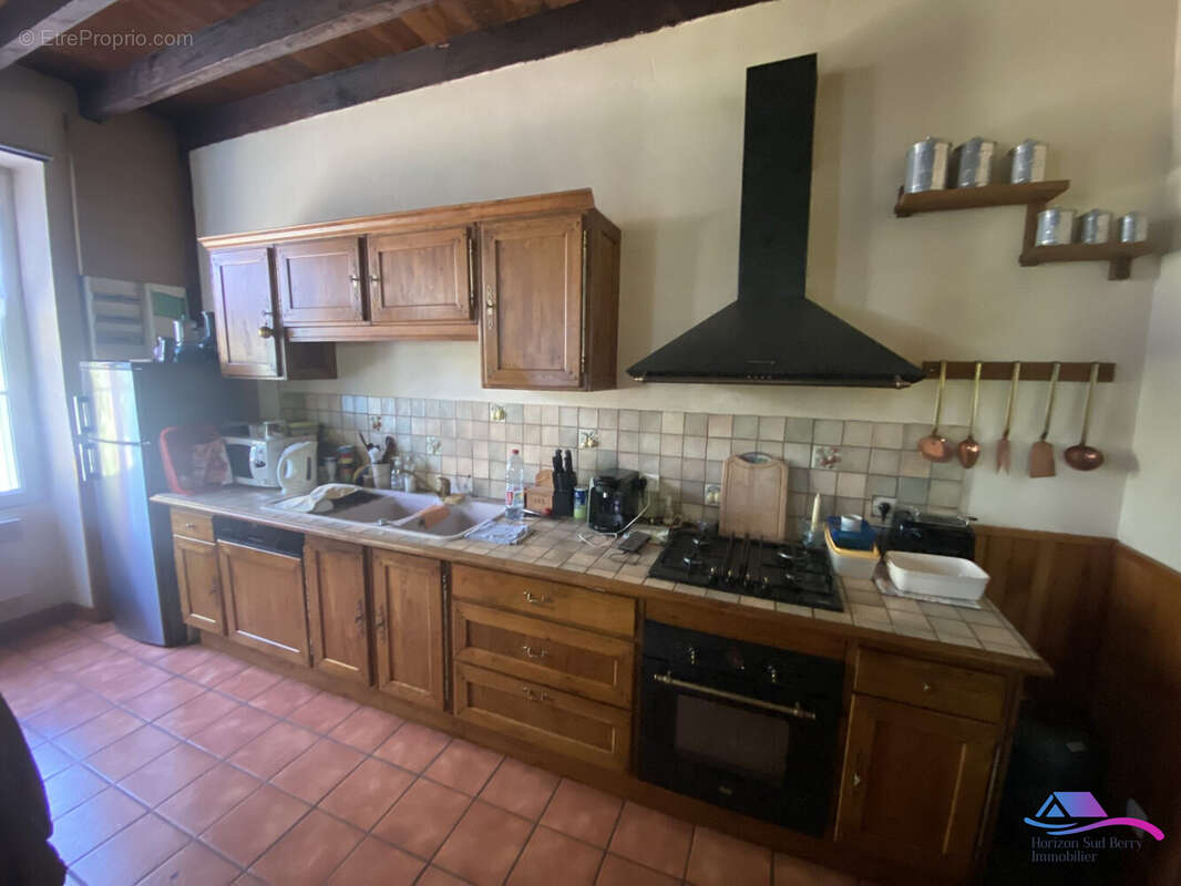 CUISINE AMENAGEE ET EQUIPEE - Maison à MAISONNAIS