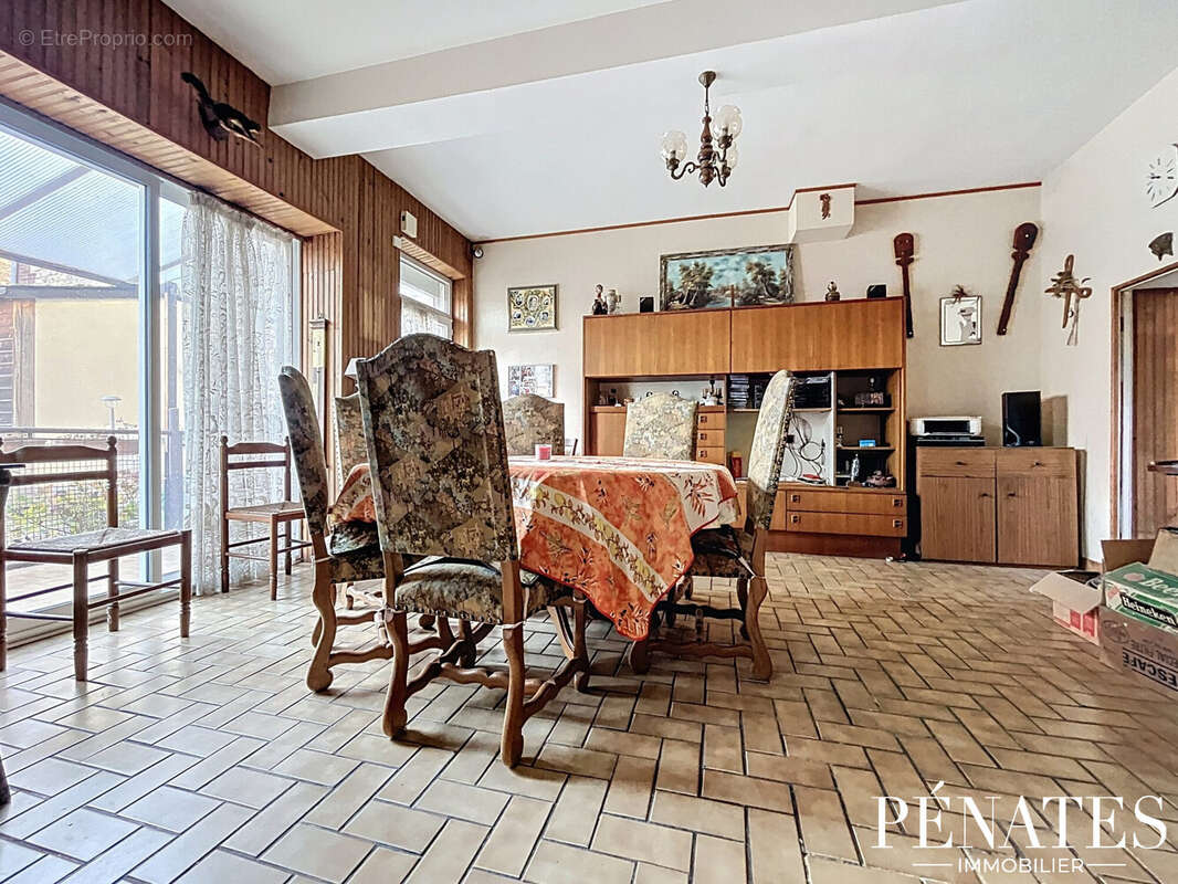 Maison à SAINT-ETIENNE-DU-ROUVRAY