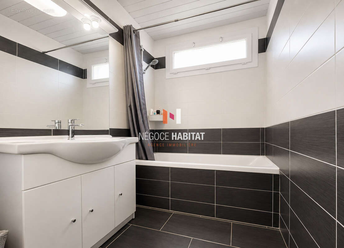 Appartement à LUNEL