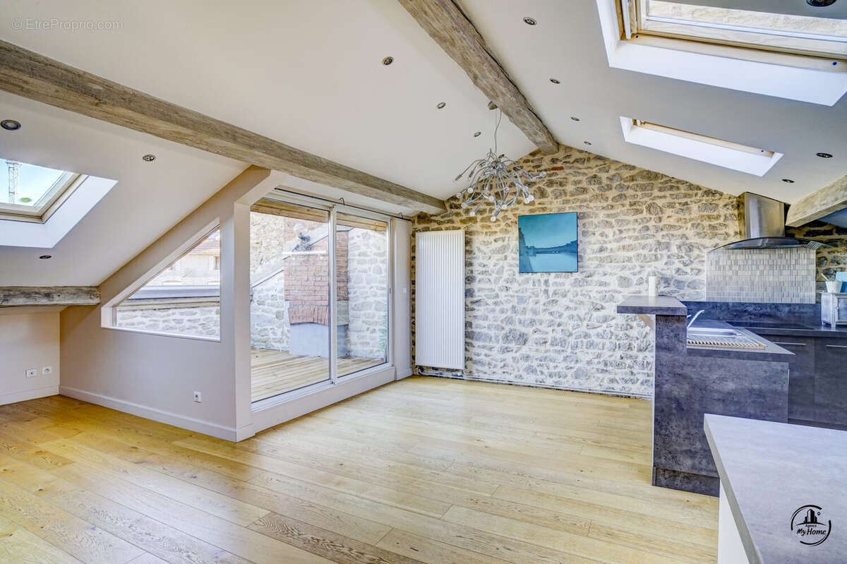 Appartement à SAINT-ETIENNE