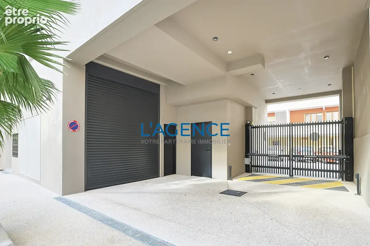 Appartement T4 neuf de 80 m2 avec terrasse et garage double au centre ville de Hyères - photo 8