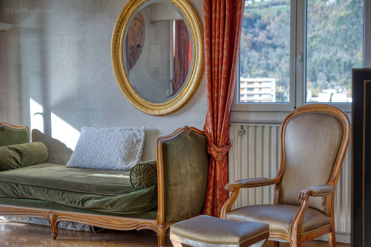 Appartement à MEYLAN