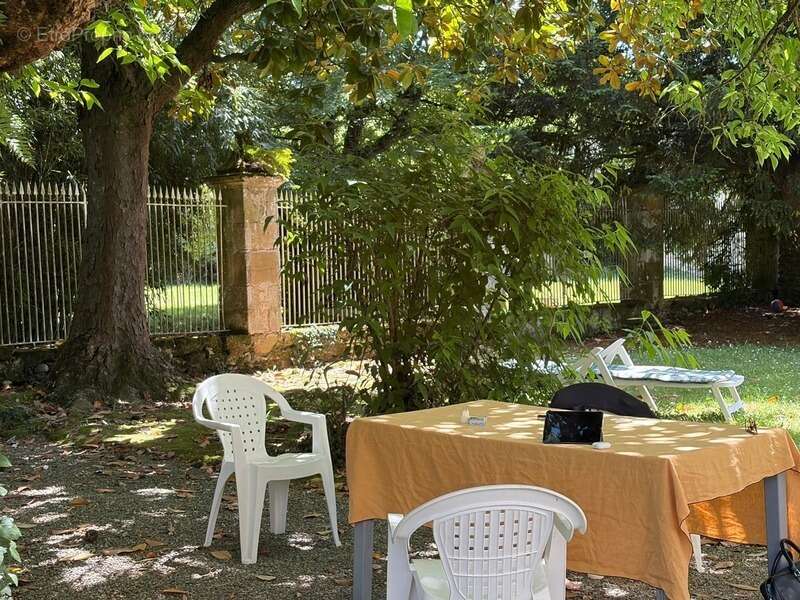Gers(32), TRES BEAU CHATEAU DE FAMILLE 45HA avec dependances, un peu caché, en position dominante, une belle histoire - photo 16