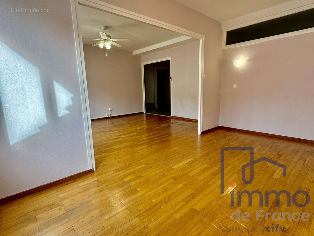 Appartement à SAINT-ETIENNE