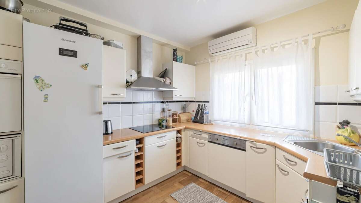 Maison à LES ISSAMBRES