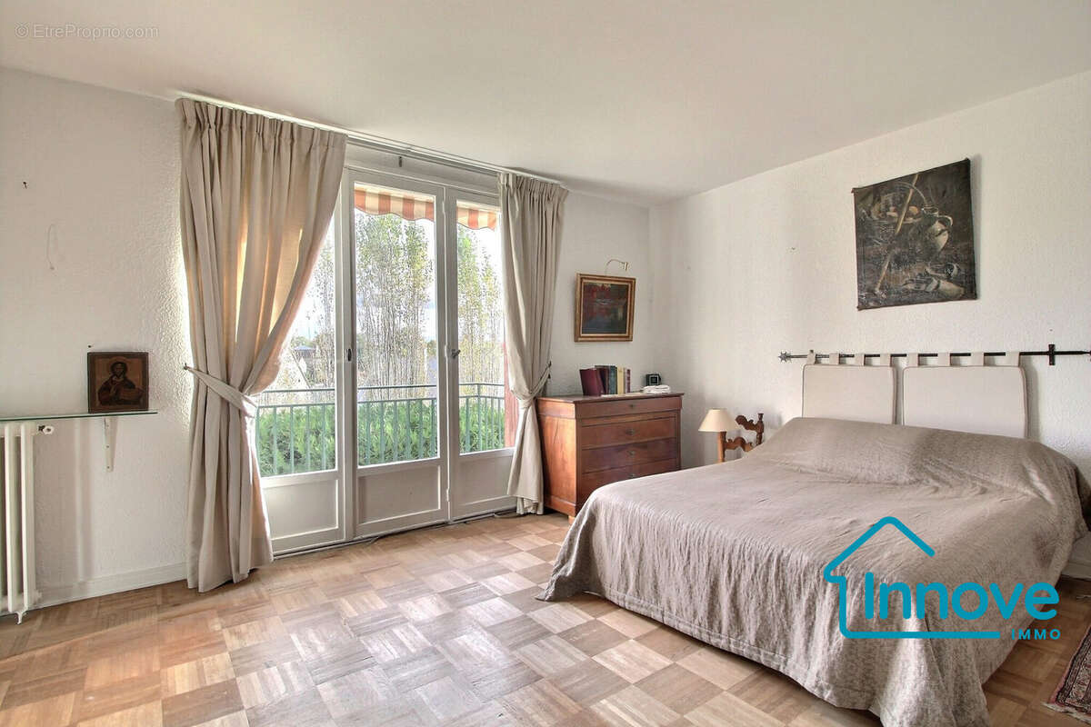 Appartement à VERSAILLES