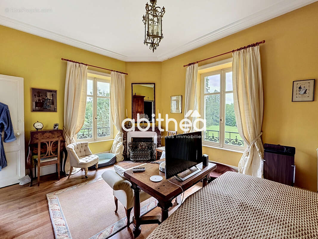 Maison à BUSSIERE-GALANT