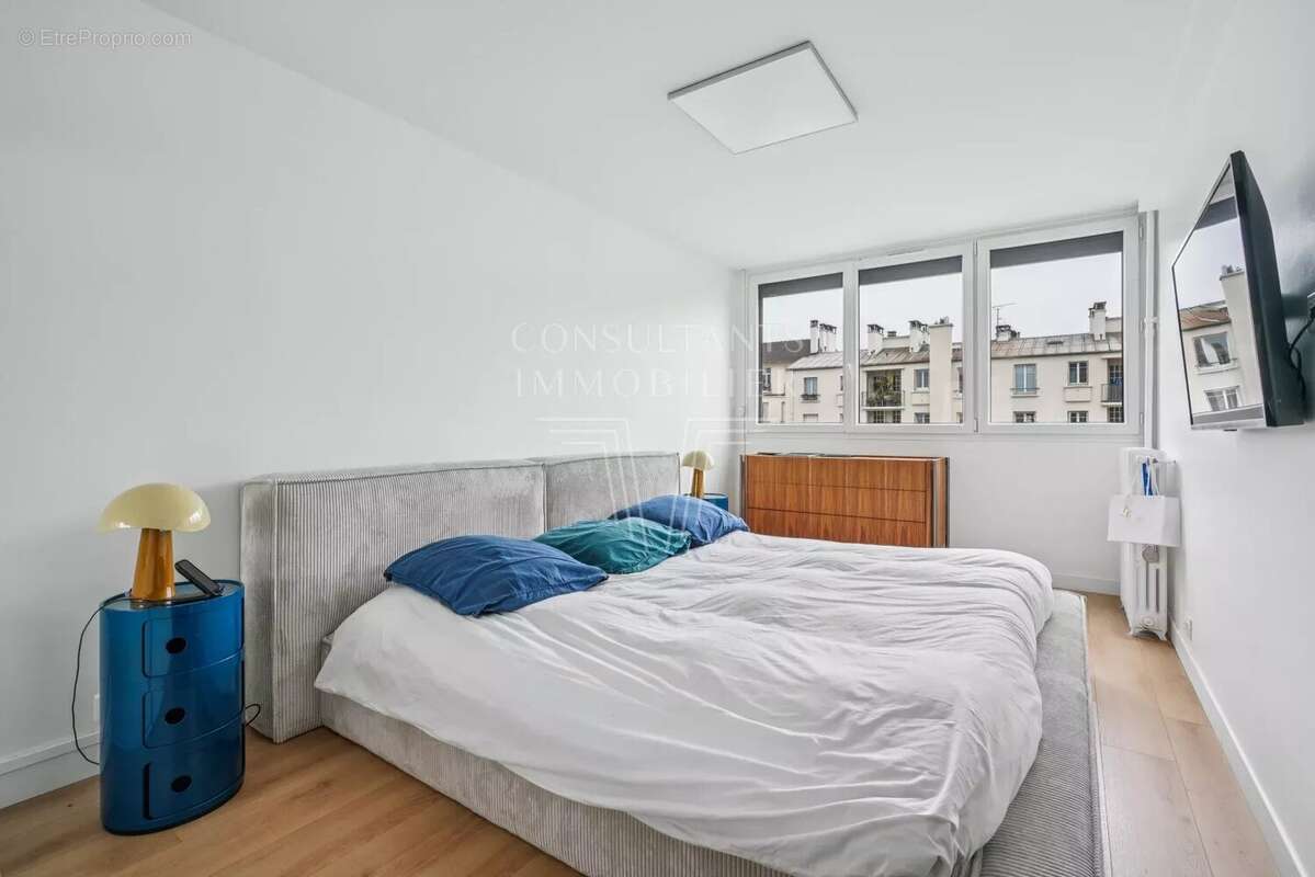 Appartement à COURBEVOIE