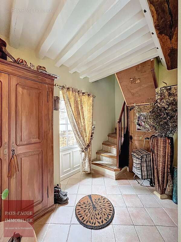Maison à SAINT-GEORGES-EN-AUGE