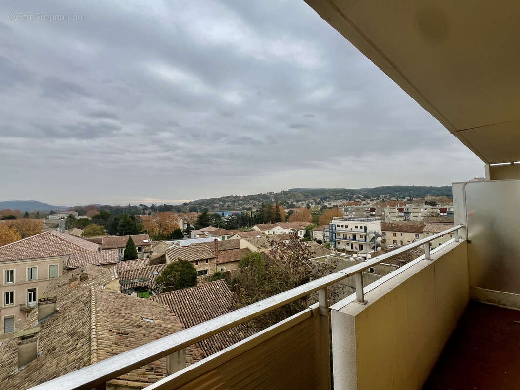 Appartement à BAGNOLS-SUR-CEZE