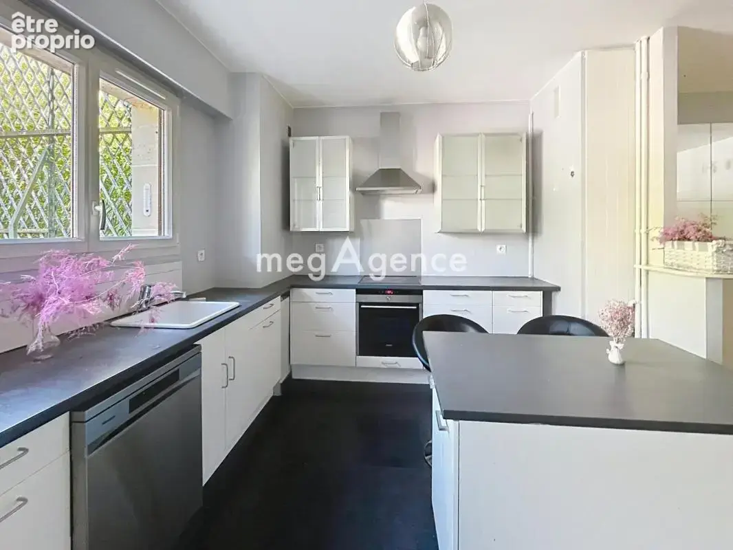 Appartement à SAINT-NOM-LA-BRETECHE
