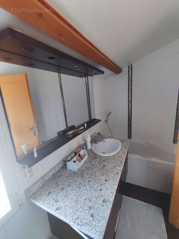 Maison à LA CHAPELLE-D'AUREC