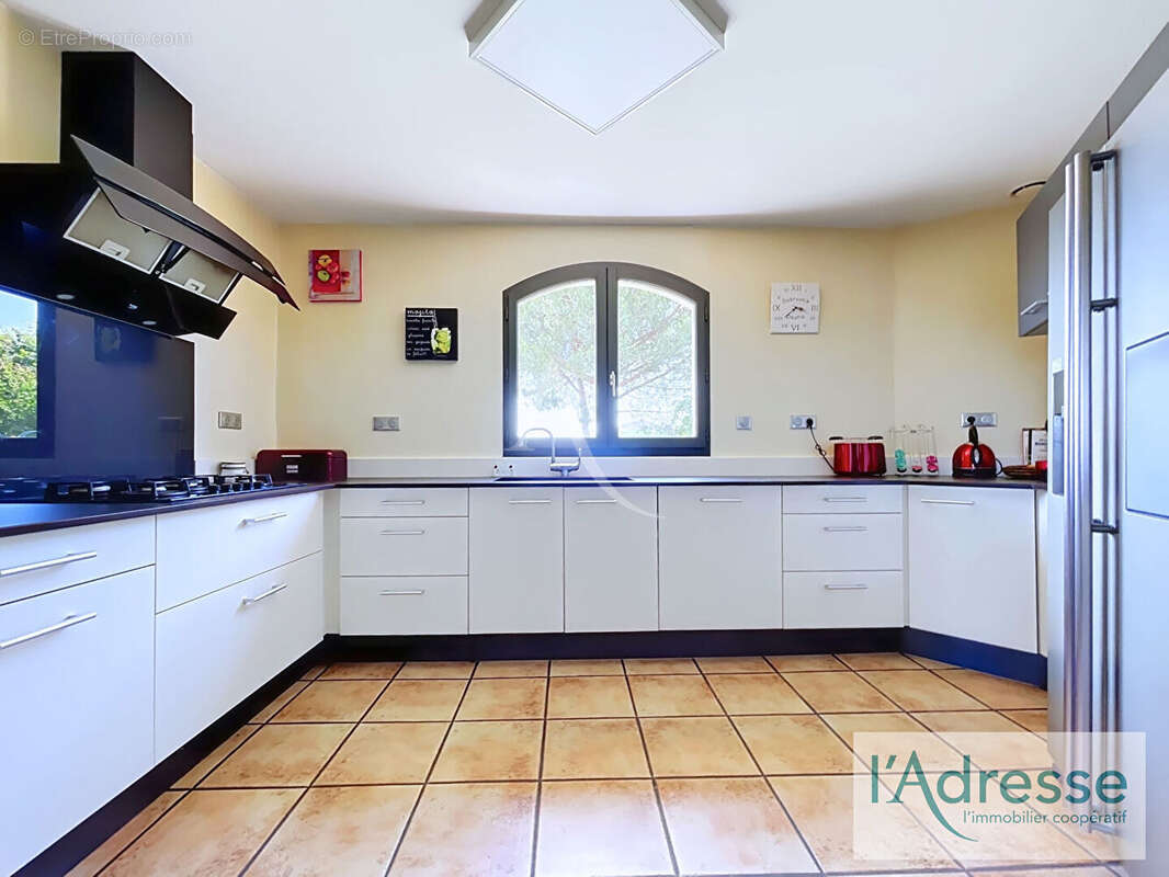 Maison T4 plain-pied avec piscine et sous-sol - Bruguières 31150 - photo 9