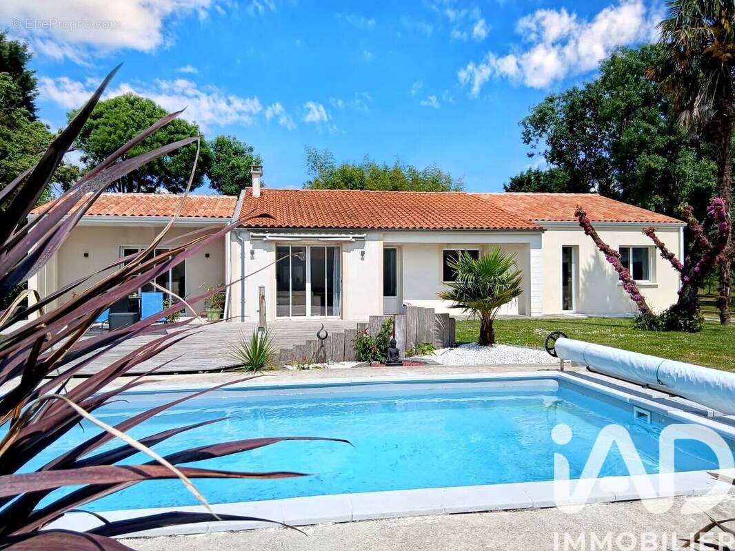 Photo 1 - Maison à SAINT-HIPPOLYTE