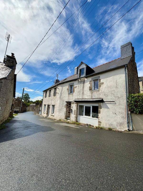 Maison à UZEL