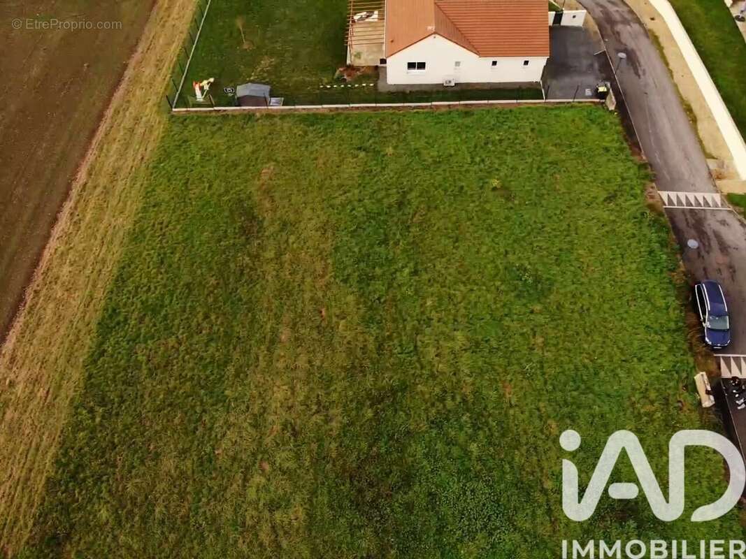 Photo 3 - Terrain à CHATELLERAULT