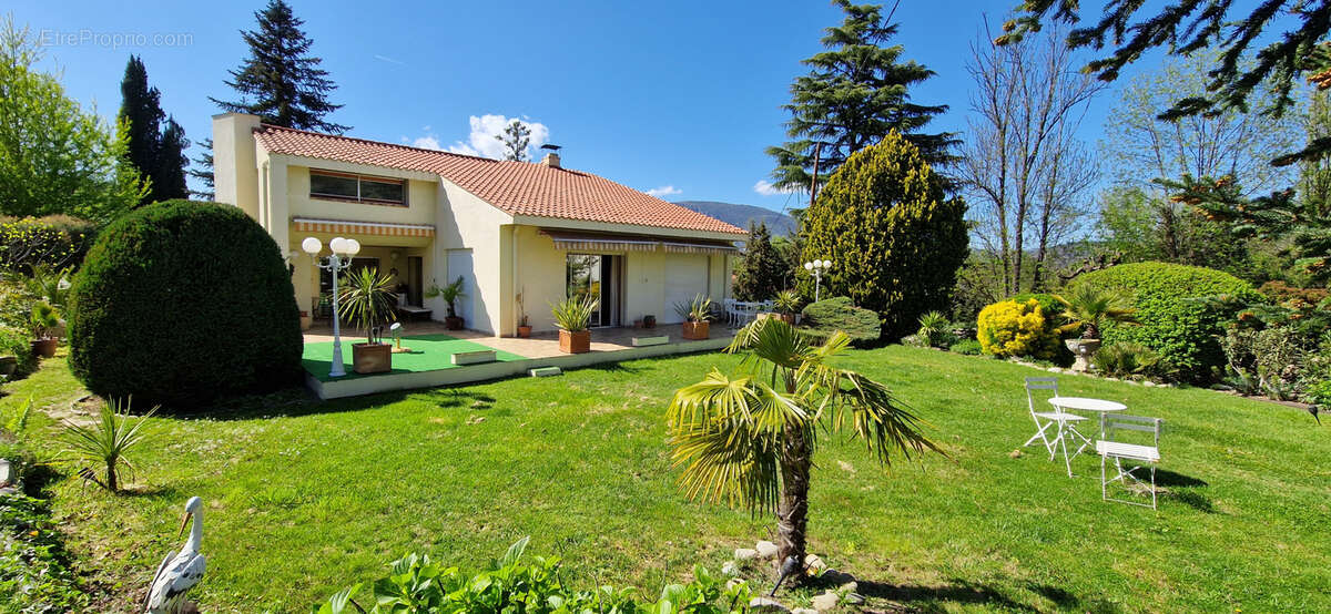 Vernet-les-Bains - Villa 4 faces avec garage, dépendance et jardin - photo 13