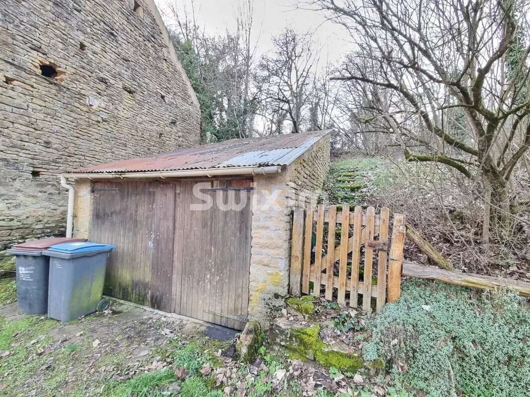 Maison à DOMECY-SUR-LE-VAULT