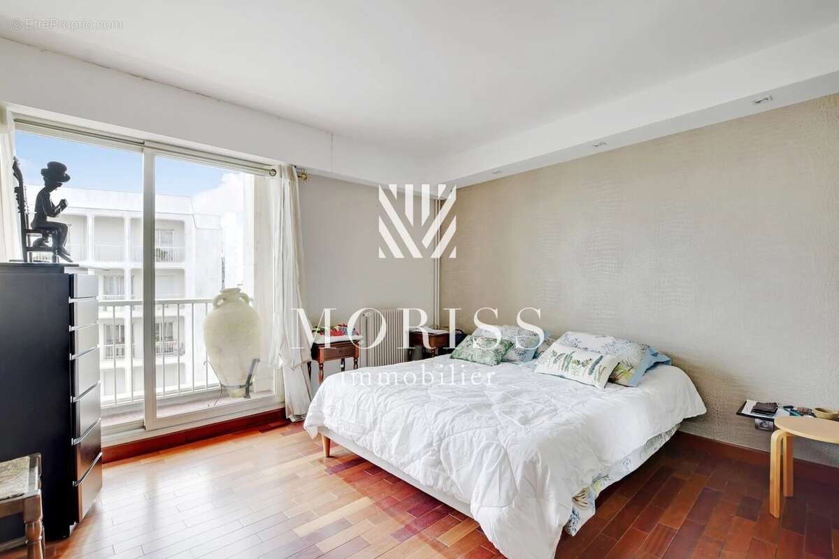 Appartement à PARIS-14E