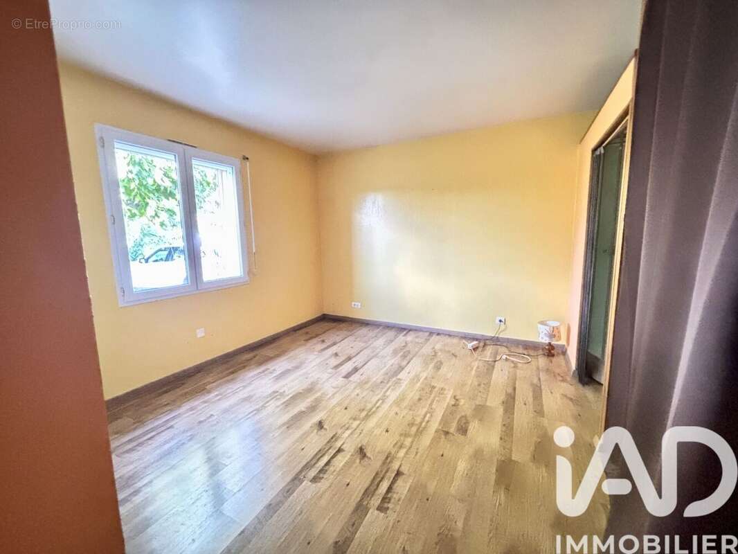 Photo 9 - Maison à SAINT-JULIEN-DU-SERRE