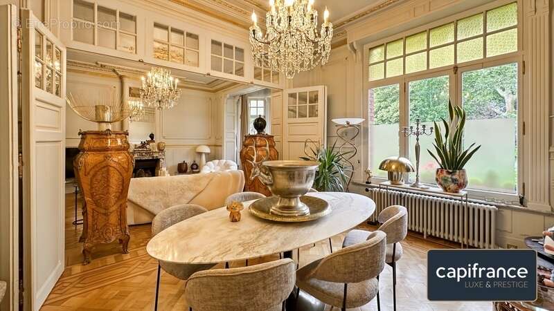 Une demeure de caractère au cœur du Jardin de la Rhonelle — 282 m² d'histoire préservée - photo 5