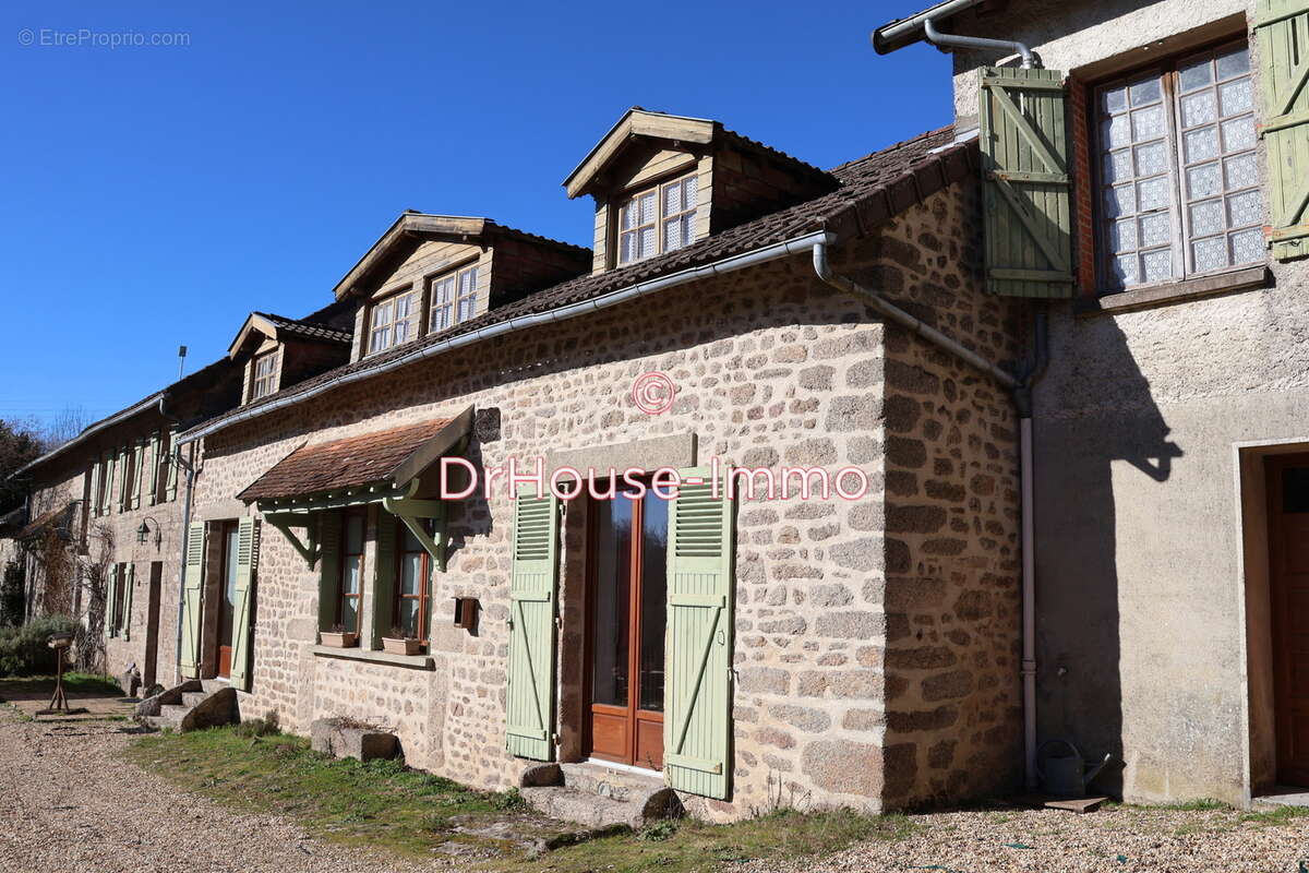 Maison à SAINT-LEGER-LA-MONTAGNE