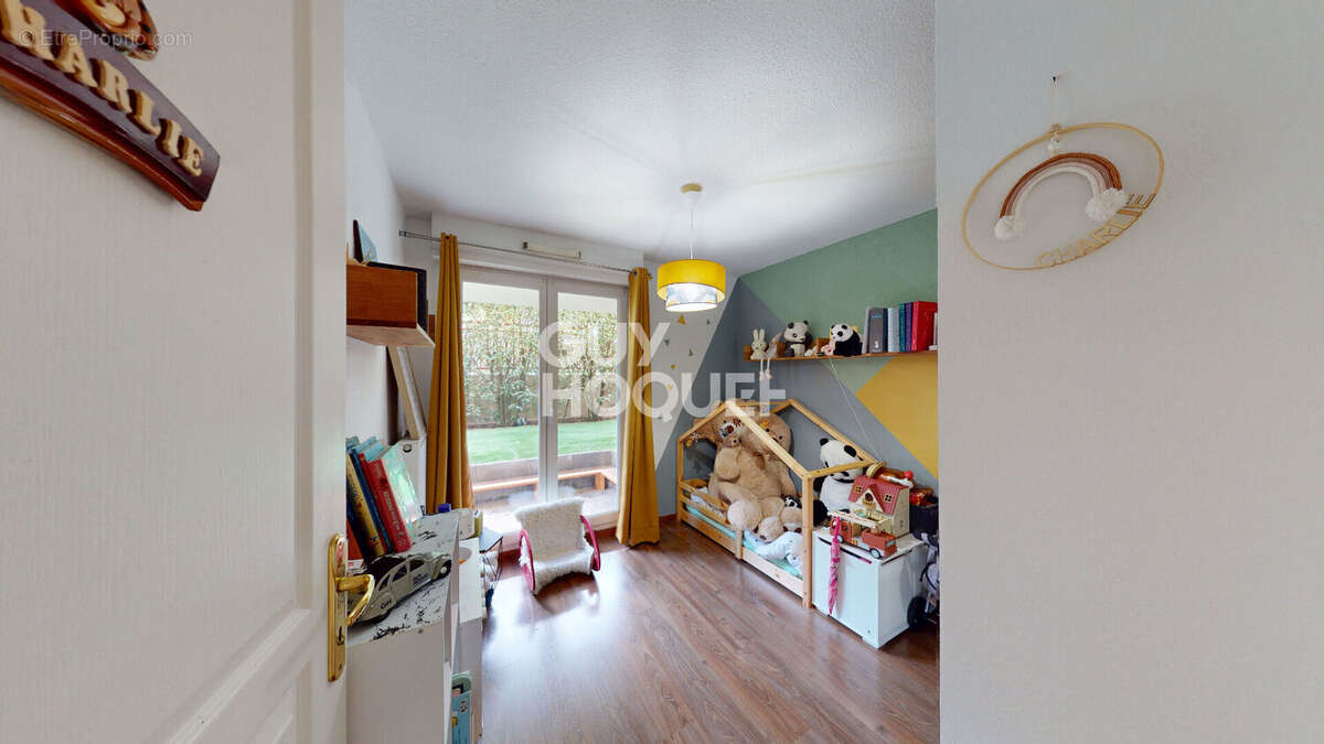 Appartement à CRUSEILLES