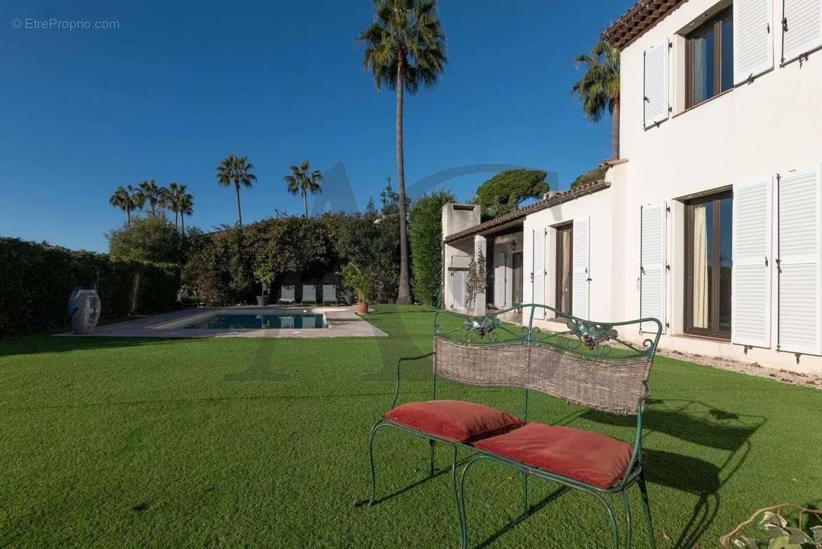 Maison à VILLENEUVE-LOUBET