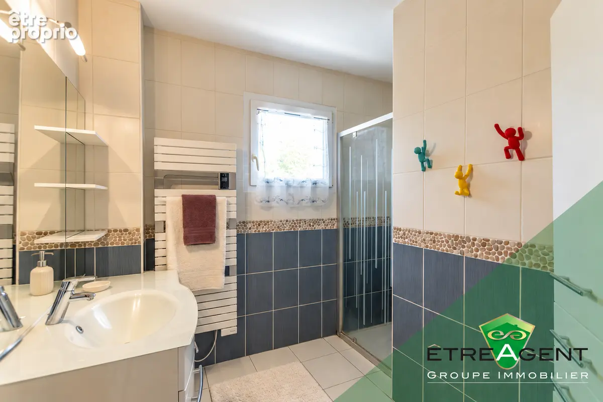 Maison LE TILLEUL LAMBERT - 179 m² - 4 chambres - photo 15