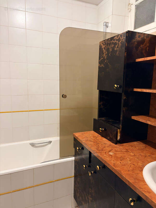ROYAT  centre  magnifique appartement de 164 m2 comprenat 4 chambres, dressing, chaufferie, séjour double, cui - photo 5