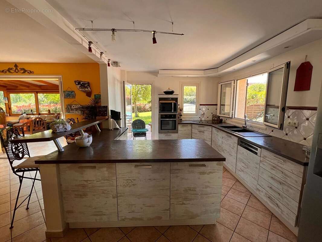 Maison à SAINT-NOM-LA-BRETECHE