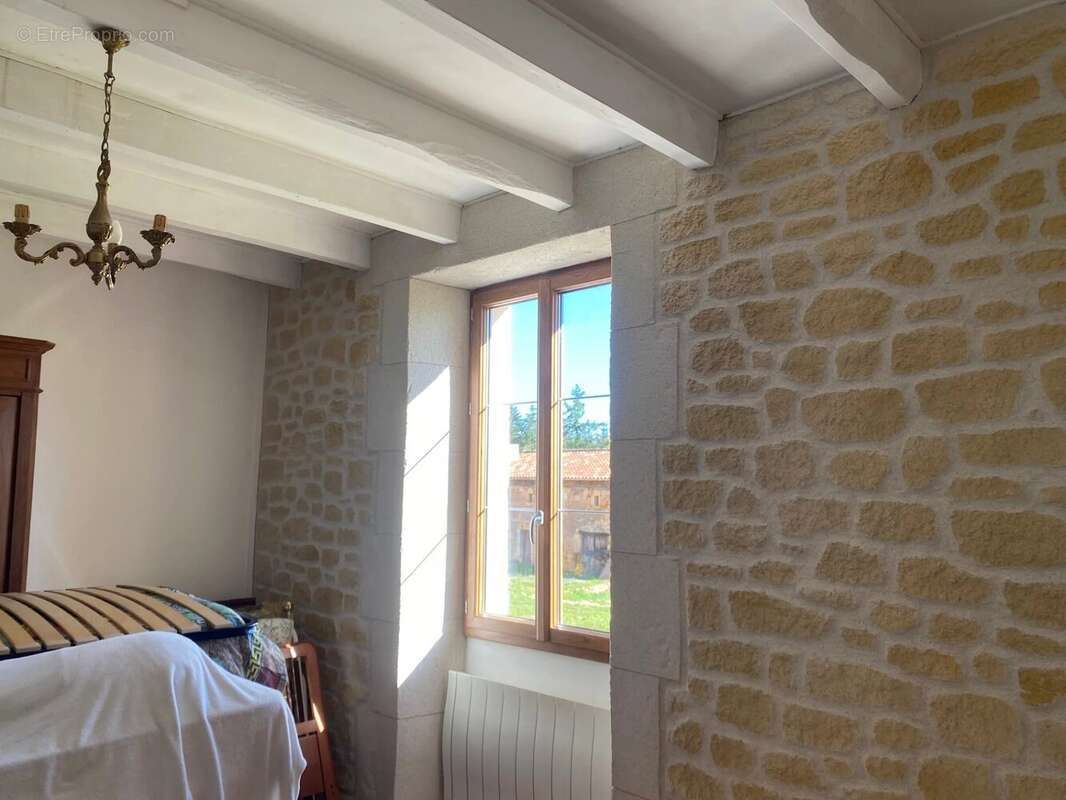 Maison à YVRAC-ET-MALLEYRAND