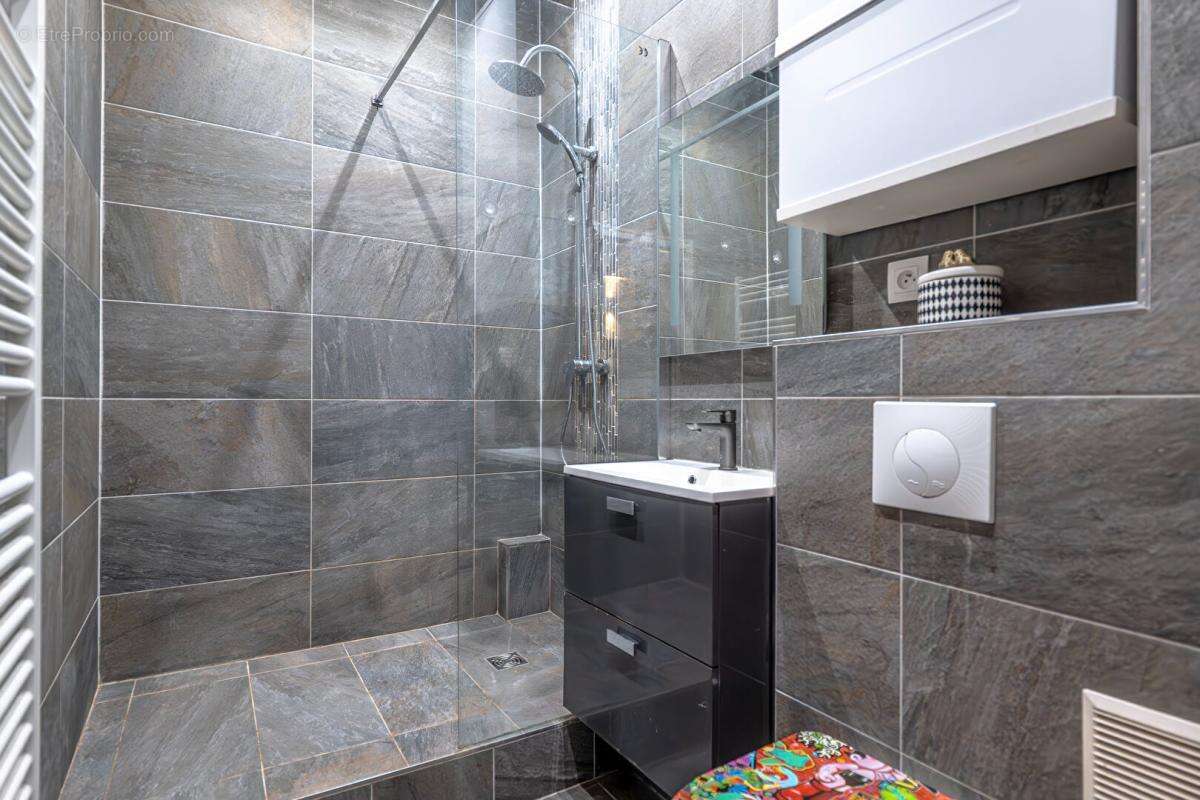 Appartement à PARIS-19E