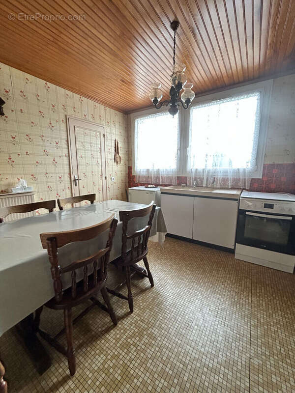 Appartement à PIERRE-BENITE