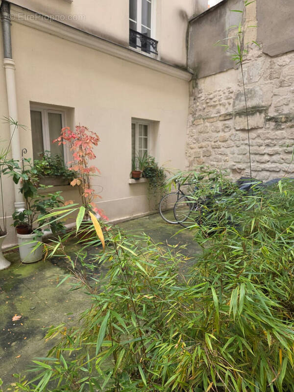 Appartement à PARIS-11E