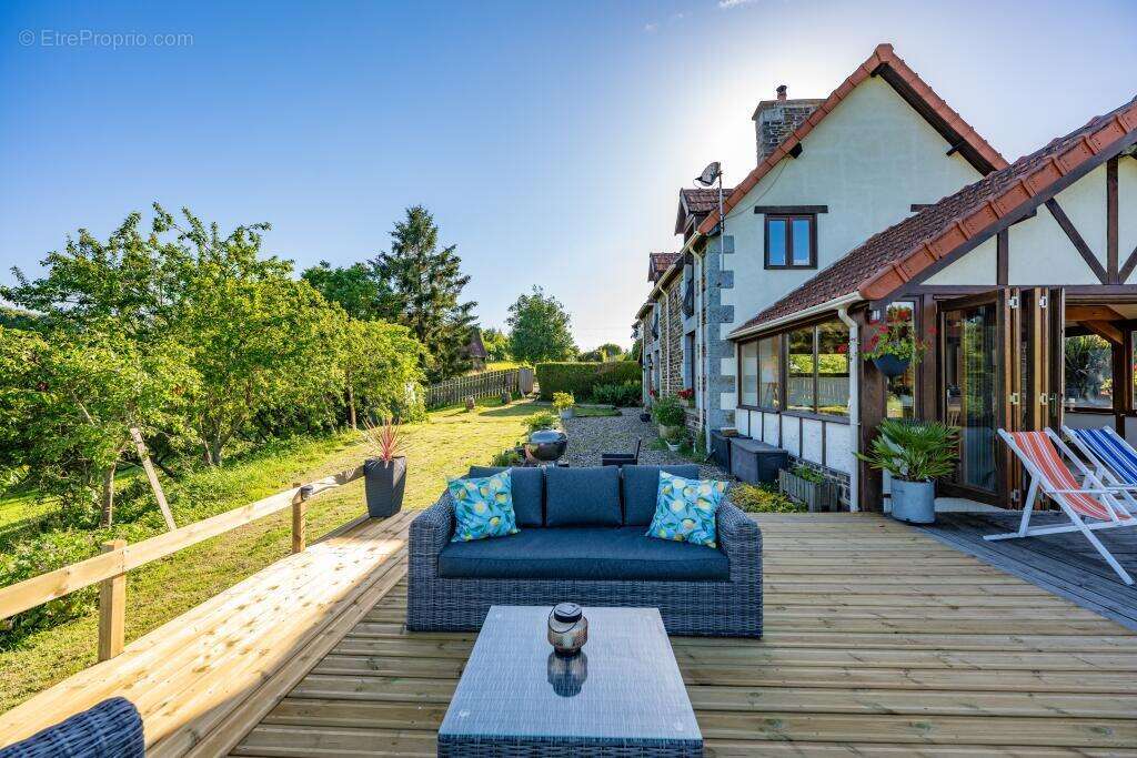 Maison à SAINT-HILAIRE-DU-HARCOUET