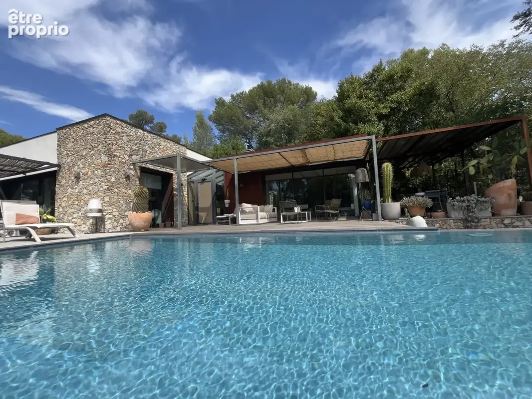 NIMES TOUR MAGNE Villa de 155 m2 avec piscine et studio de 35 m2 - photo 18