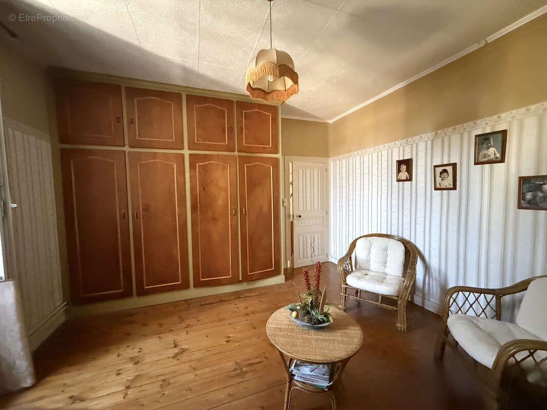 Maison de village et dépendances - photo 14
