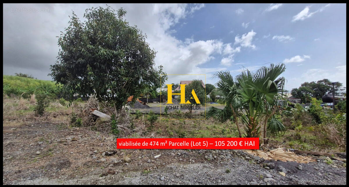 Terrain à SAINTE-ROSE