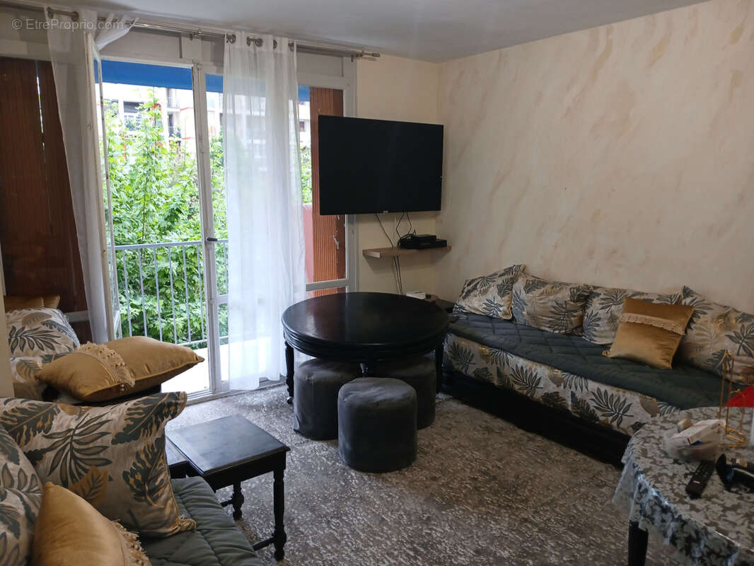 Appartement à MARSEILLE-3E