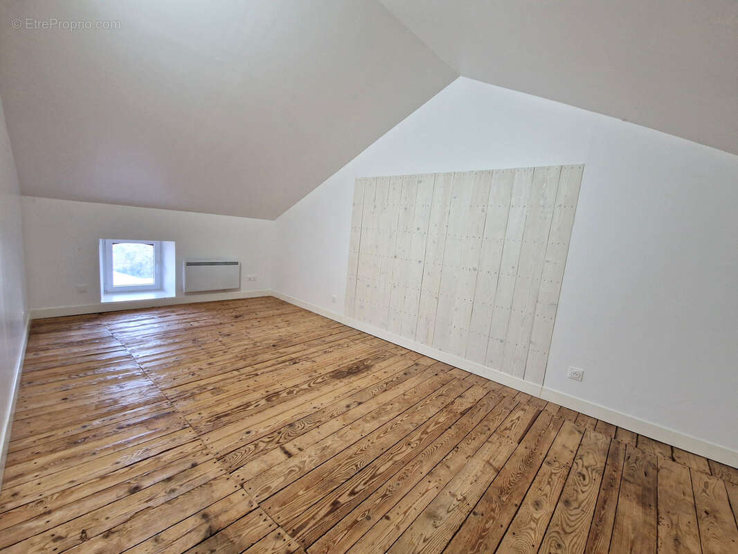 Maison à AURIAC-L'EGLISE