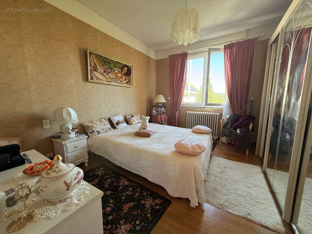 Appartement f3   dernier etage   jardin + garage - photo 4